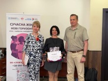 ⁠Вручення сертифікатів учасницям тренінгу
