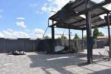 Пошкоджена автомийка в результаті ворожого обстрілу