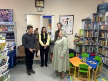 Іван Вербицький у релокованій бібліотеці Курахівської громади
