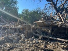 Зруйнований будинок після ворожого обстрілу