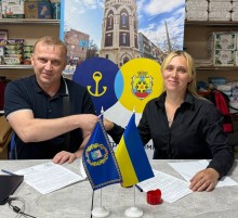 Вікторія Божко підписала меморандуму про співпрацю з директором центру підтримки «ЯМаріуполь» у м. Кропивницький