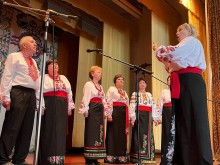 Учасники сільського ансамблю Нехайківського будинку культури під час репетиції