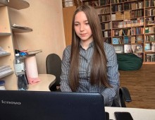 ⁠Учасниця заходу