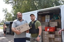 Мешканці Донеччини отримують допомогу від військових та волонтерів