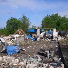 Зруйновані будинки після ворожого обстрілу