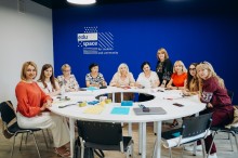 Педагоги Донеччини під час тренінгу, присвяченому інтеграції ключових компетентностей в освітню практику.