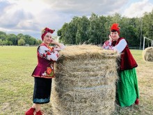 Театральний колектив з Андріївської громади на благодійному заході