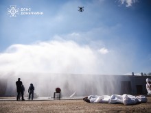 Імітація диму. Над димом літає дрон, який корегує гасіння пожежі.