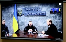 Віктор Микита головує під час наради