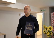 Вадим Філашкін вручає подяки