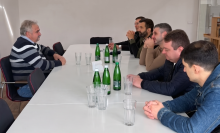 Учасники зустрічі за столом