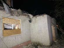 Зруйнований будинок після ворожого обстрілу