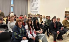 Студенти та військові під час тренінгу «Наша Донеччина. Наш дім. Наша фортеця» у Дніпрі, присвяченого Дню захисників України.