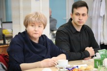 Лілія Золкіна та представник молодіжної ради.