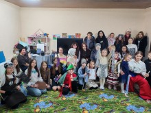 Діти-переселенці під час заходу "Різдвяне диво".