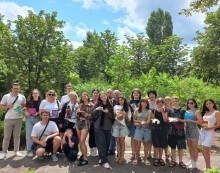 Спільне фото учасників сімейного заходу