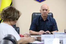 Вадим Філашкін головує під час засідання Донецької ОДА