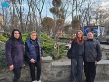 Спільне фото біля Великоднього дерева Бахмута