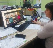 Заступник начальника Управління соціального захисту населення Словʼянської МВА Катерина Пасічник розповідаєм щодо реалізації заходів, передбачених Комплексною Програмою соціального захисту та підтримки Захисників і Захисниць України, членів їх сімей та членів сімей загиблих (померлих) Захисників і Захисниць України Слов’янської міської територіальної громади на 2026-2028 роки