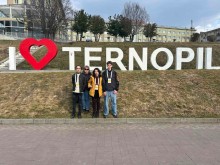 Команда учнів з Донеччини під час ІІІ етапу Всеукраїнської учнівської олімпіади з інформаційних технологій