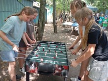 Діти з Донеччини взяли участь у захопливих настільних іграх, які допомогли відволіктися від щоденних проблем та знайти нових друзів.
