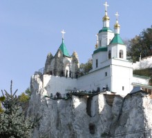 Відвідувачі на оглядовому майданчику Миколаївської церкви