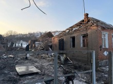 Пошкоджені будинки після ворожого обстрілу