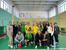 Спільне фото дітей у спортивному залі.