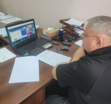 Начальник Шахівської сільської військової адміністрації Сергій Сажко звертається до учасників наради зі вступним словом