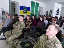 Учасники презентації проєкту «Нерозказані історії: Часів Яр: 2 роки оборони»