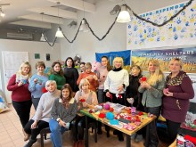 Майстер-клас у мистецькому просторі «Рукодвійки», на якому в’язали серденьки