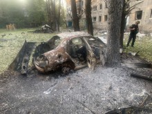 Обгорілий автомобіль після ворожого обстрілу