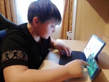 Підліток з Донецької області онлайн бере участь у чемпіонаті зі спортивного туризму