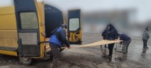 Благодійна організація благодійний фонд «ЯНГОЛИ СПАСІННЯ» та «ADRA Україна» забезпечують населення, яке постраждало внаслідок військових дій продуктовими наборами, будівельними матеріалами та питною водою