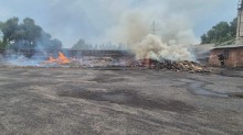 Пожежа на складі будівельних матеріалів після ворожого обстрілу