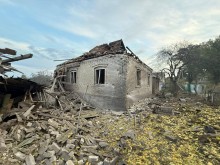 Зруйнований ворожим обстрілом будинок