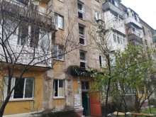 Пошкоджені будинки після ворожого обстрілу