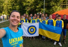 Мирослава Ткаченко з дитячою командою з кануполо