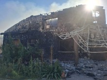 Зруйнована двоповерхова будівля