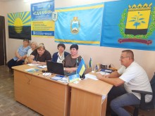 Представники Служби зайнятості спілкуються з переміщеними особами