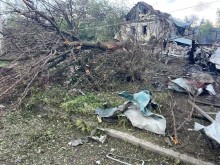 Зруйновані будинки після ворожого обстрілу