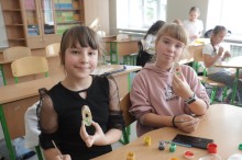 Діти Донеччини під час виконання творчих завдань на екомарафоні