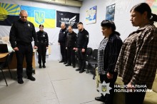 Хвилина мовчання під час вручення нагород посмертно родинам поліцейських