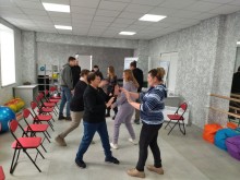 Олена долучається до занять з самооборони