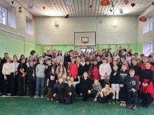 Спільне фото музикантів коледжу та дітей зі «Смарагдового міста»