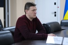 Представник адміністрації на засіданні комісії