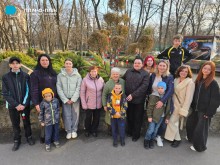 Спільне фото біля Великоднього дерева Бахмута