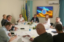 Заступник голови Донецької ОДА Вадим Бойко разом з іншими учасниками засідання колегії