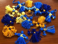 Готові обереги на столі