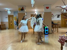 Вихованці виконують різдвяний танець